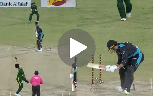 [Watch] Naseem Shah's Vicious Yorker Hits The Bull’s Eye; Robinson’s Middle Stump Uprooted